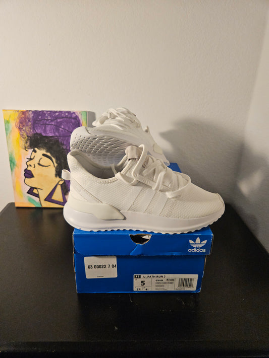 Size 5y - Youth Adidas All White