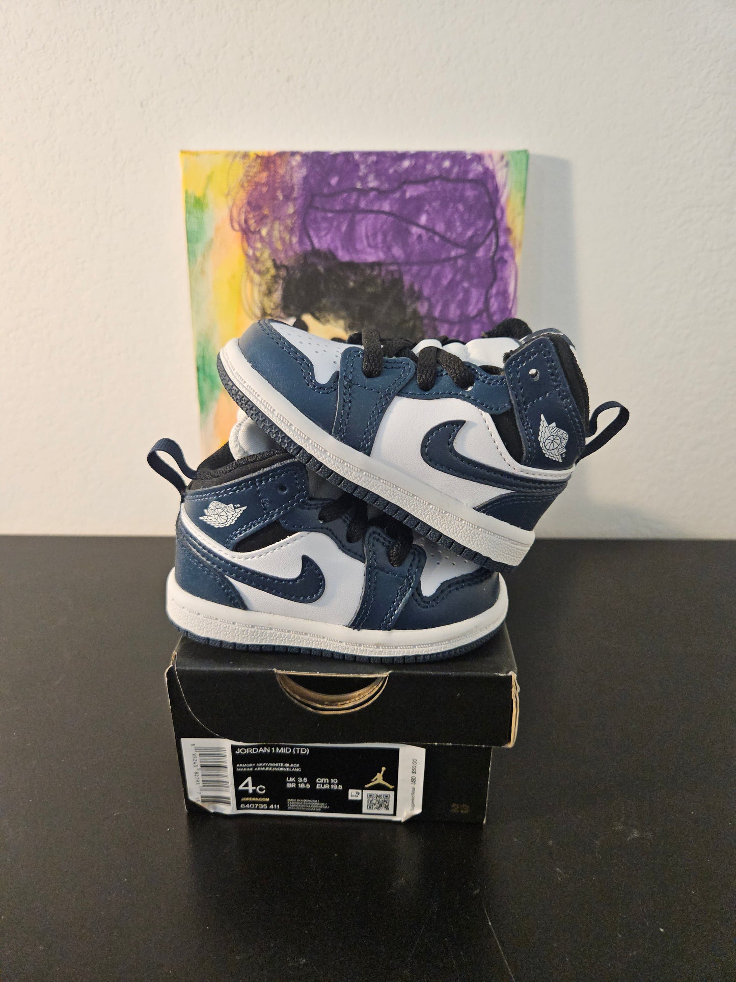 Size 4c - Kids jordan 1's