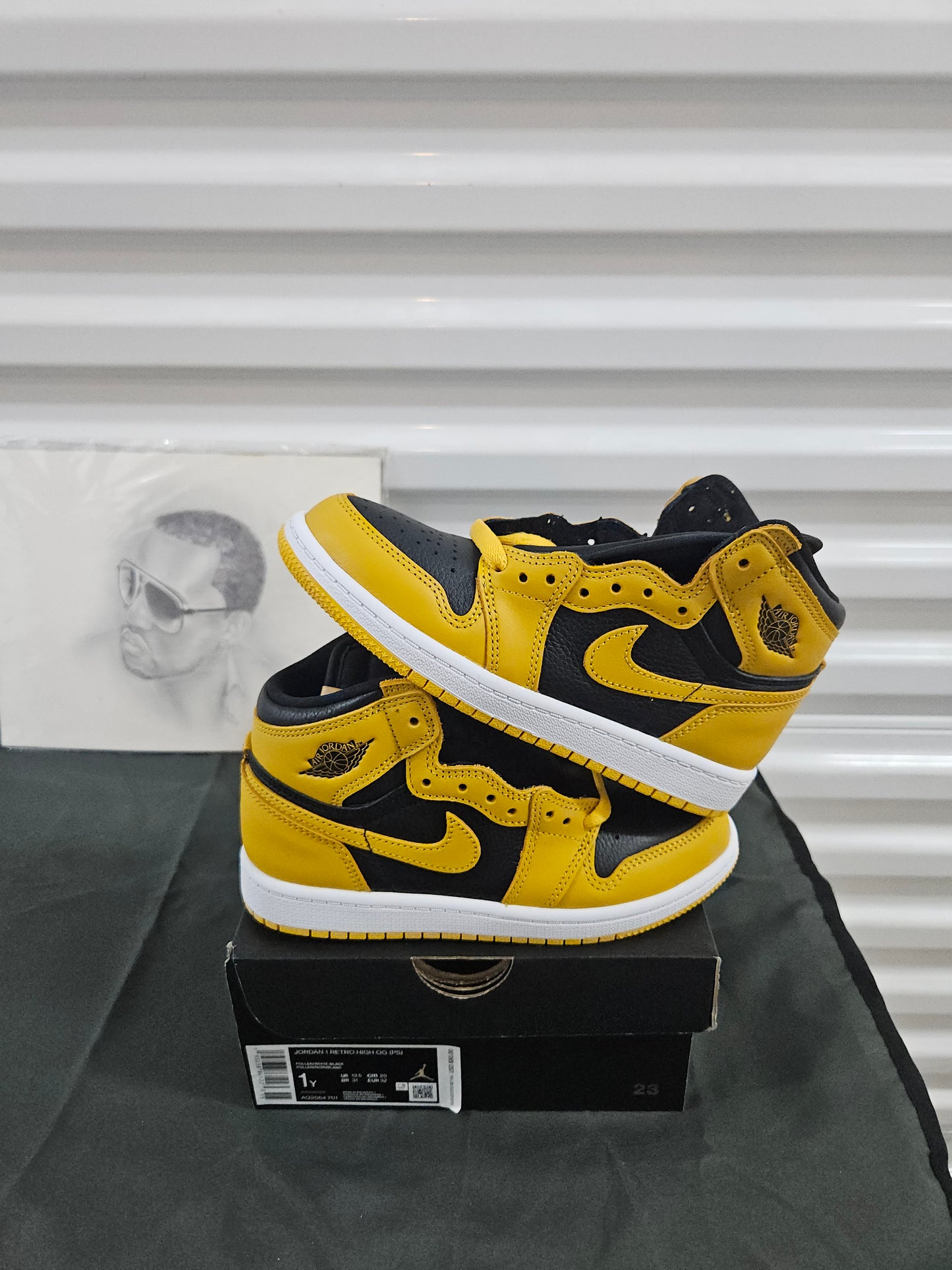 Size 1y - Kids Jordan 1's