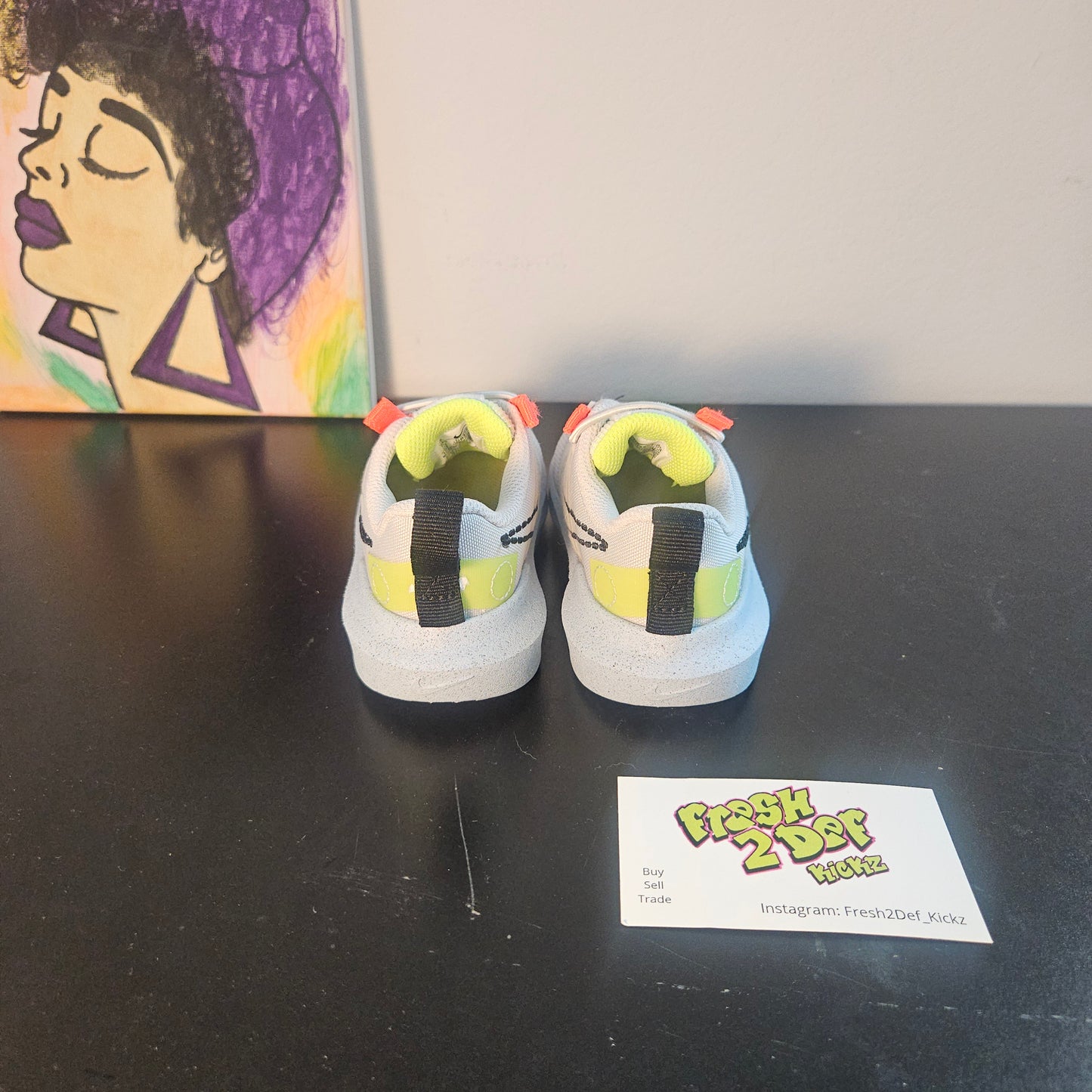 Size 8c - Kids Nike's - $25