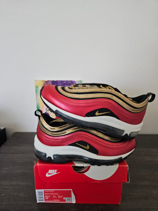 Size 5.5y - Nike Airmax's
