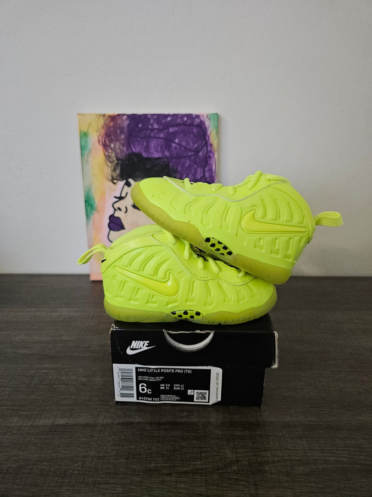 Size 6c - Kids Nike Volt Foamposites
