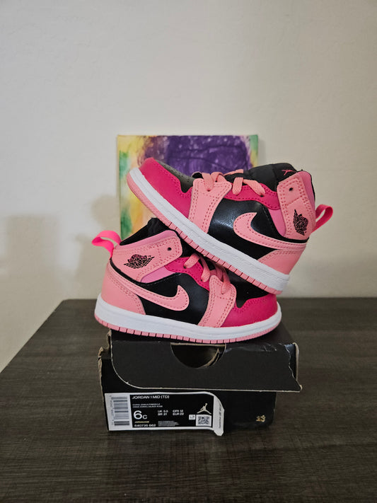 Size 6c - Kids Pink Jordan 1's