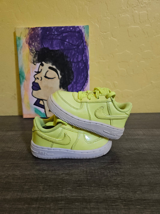 Size 6c - Kids Nike Air Force One's